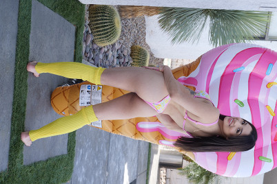 f4k_MickeyViolet033122 P3500763.JPG