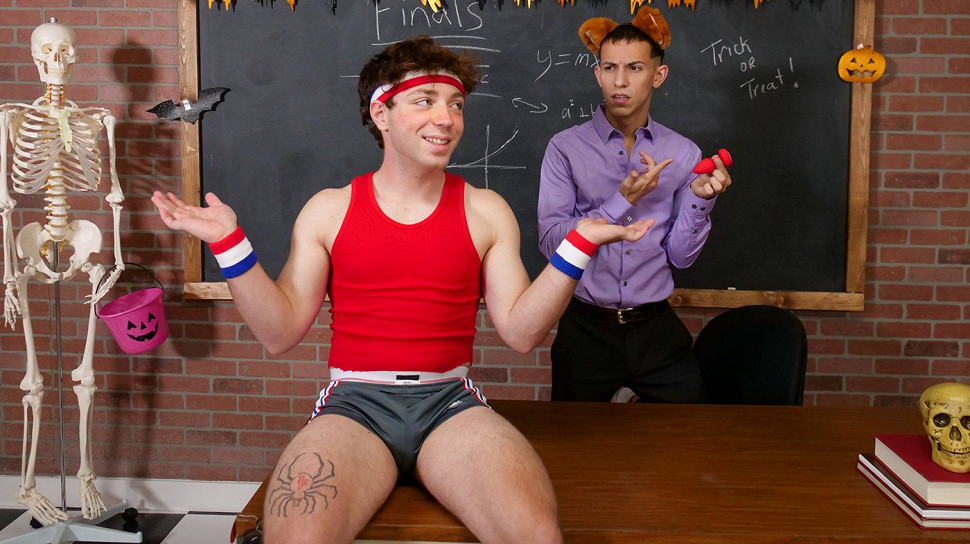 School Playtime – Calvin Michaels, Des Ires on Gay Room