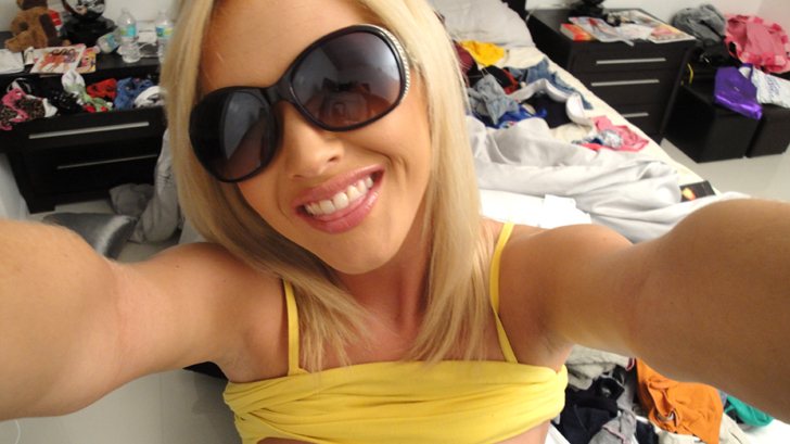 Pretty Chloe's Horny Vacation