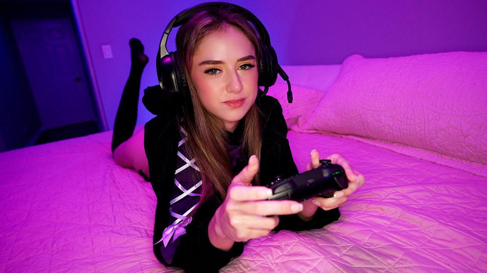 1v1 – GI Joey, Daisy Fox on PornPlus